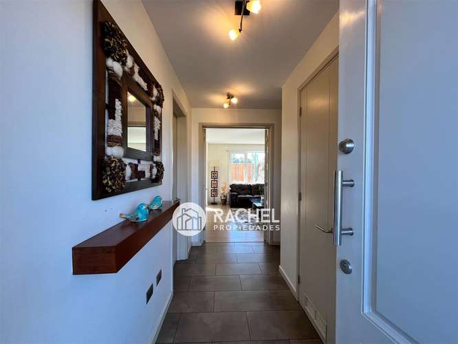 SE VENDE ESPECTACULAR CASA CON ALTA EFICIENCIA ENERGÉTICA- Sector Poniente