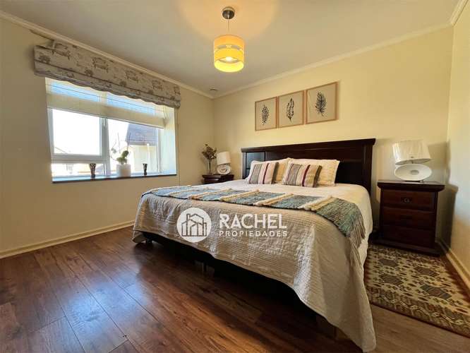 SE VENDE ESPECTACULAR CASA CON ALTA EFICIENCIA ENERGÉTICA- Sector Poniente