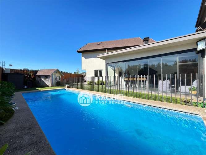SE VENDE ESPECTACULAR CASA CON ALTA EFICIENCIA ENERGÉTICA- Sector Poniente