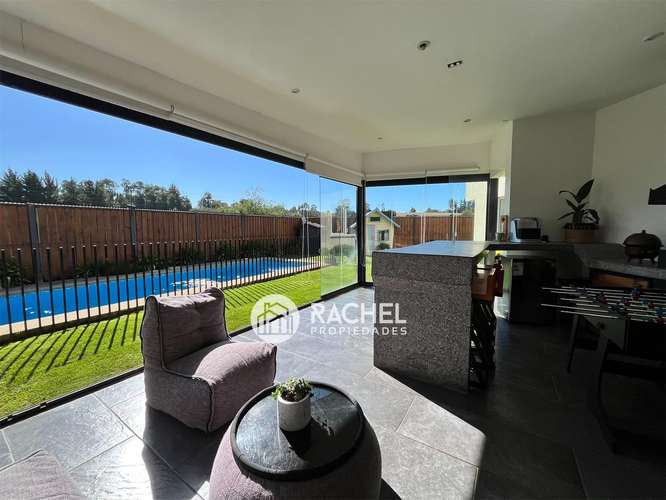 SE VENDE ESPECTACULAR CASA CON ALTA EFICIENCIA ENERGÉTICA- Sector Poniente
