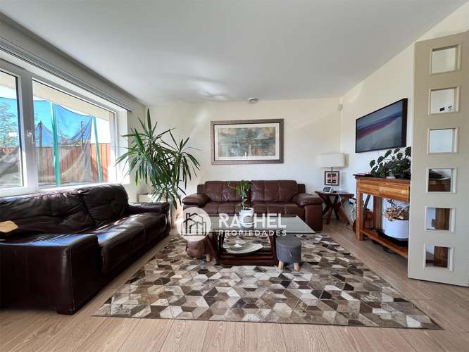 SE VENDE ESPECTACULAR CASA CON ALTA EFICIENCIA ENERGÉTICA- Sector Poniente