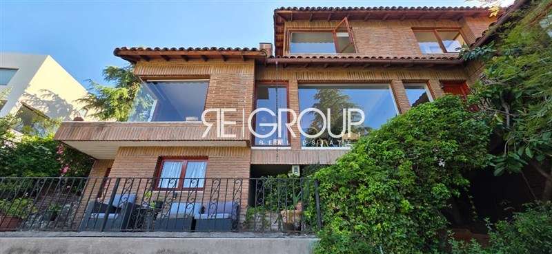 Casa en venta de 4 dorm. en Lo Barnechea
