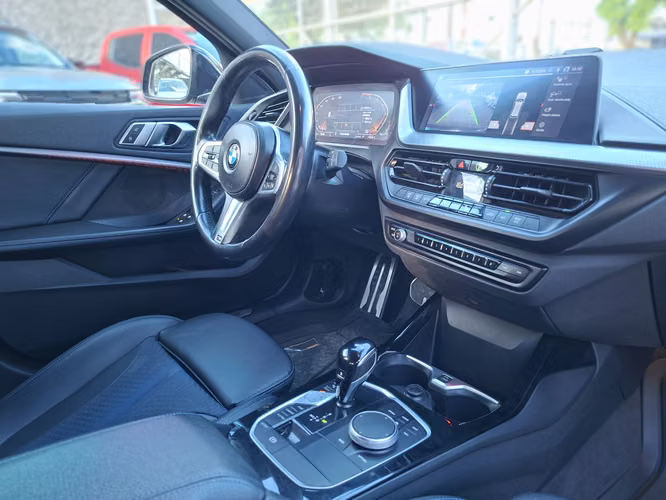 BMW 118I M SPORT 2023 - Imagen 11