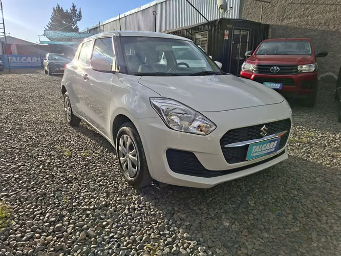 SUZUKI SWIFT GL 2023 unica dueña