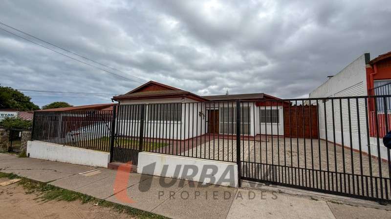 ARRIENDO CASA COMERCIAL – AVENIDA LOS PERALES, LA