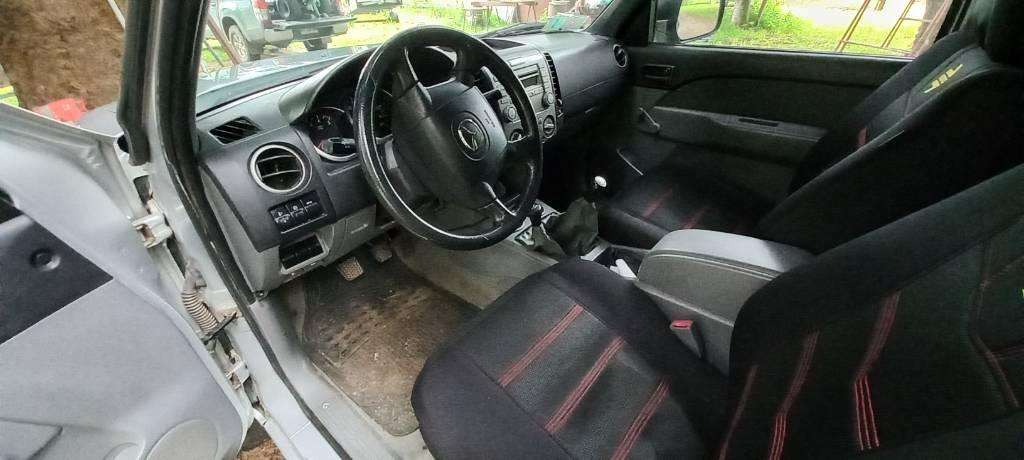 Vendo Mazda bt50 año .000 km