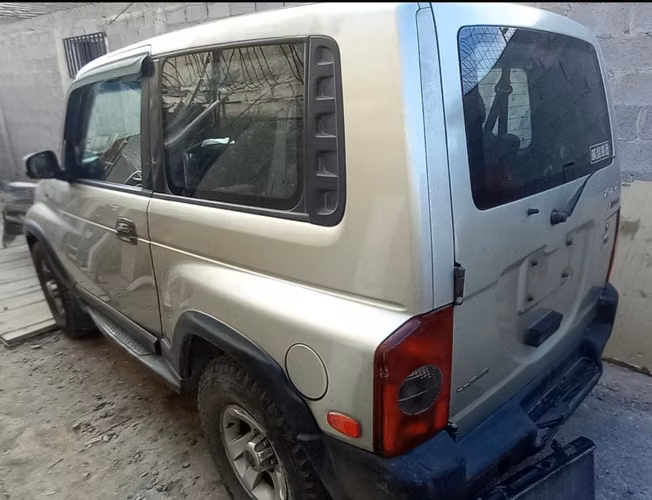 SE VENDE VEHÍCULO
