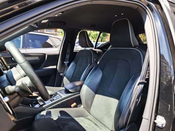 VOLVO XC40 2020 - Imagen 17