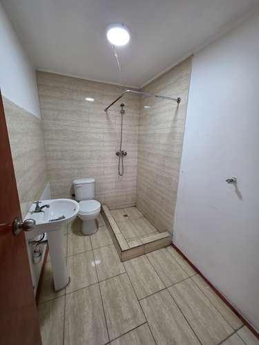 CASA EN ARRIENDO IQUIQUE 18D 5B