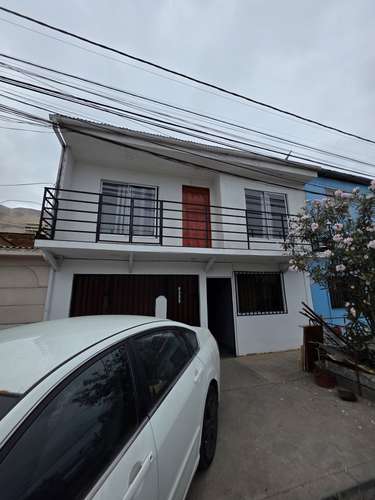 CASA EN ARRIENDO IQUIQUE 18D 5B