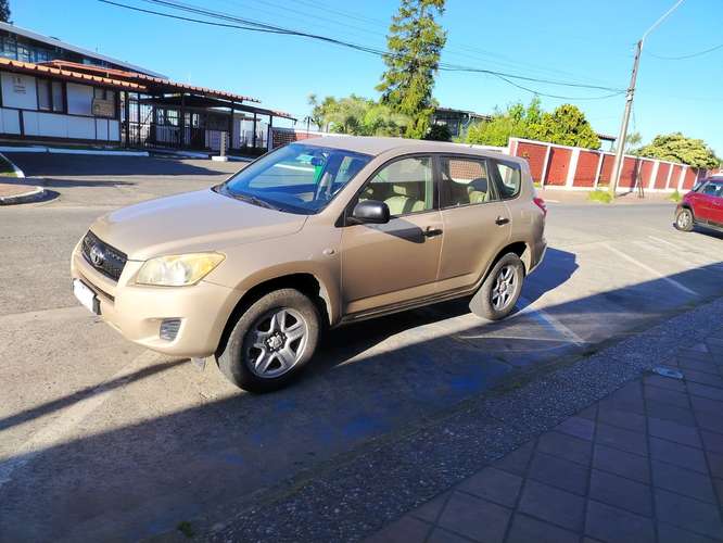 TOYOTA RAV4 2011