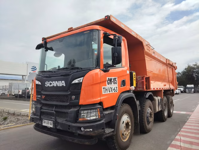 Camión Tolva SCANIA P-450B 8X4