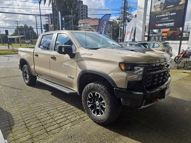 CHEVROLET SILVERADO 4WD 6.2 AT