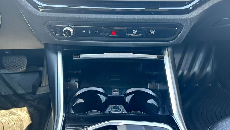 BMW 320 2.0 AUT (2023) - Imagen 16