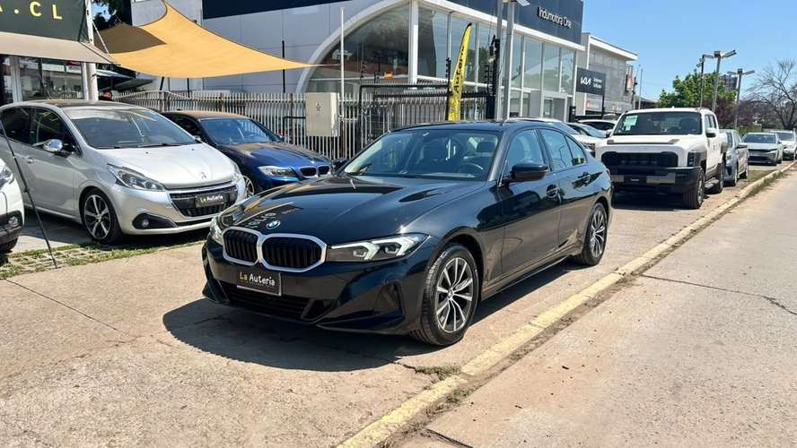 BMW 320 2.0 AUT (2023) - Imagen 2