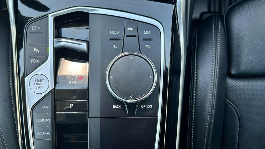 BMW 320 2.0 AUT (2023) - Imagen 17