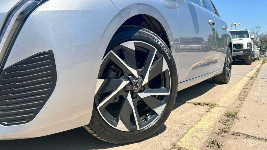 Peugeot 308 ALLURE PACK 130 EAT8 1.2 AUT 5P (2023)