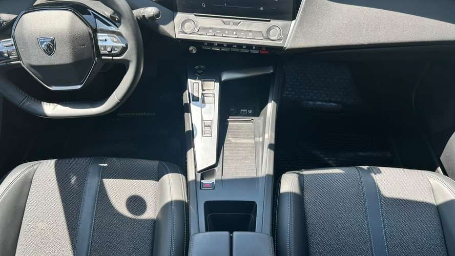 Peugeot 308 ALLURE PACK 130 EAT8 1.2 AUT 5P (2023)