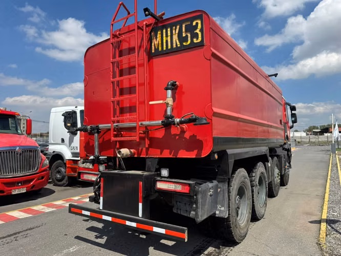 Camión Usado Aljibe Renault K-480