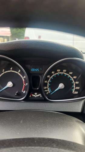 Vendo Ford Fiesta