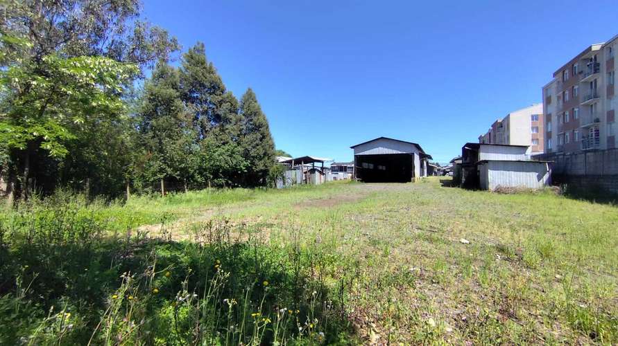 Arriendo amplia Bodega en terreno 4.300 m2 (188135)