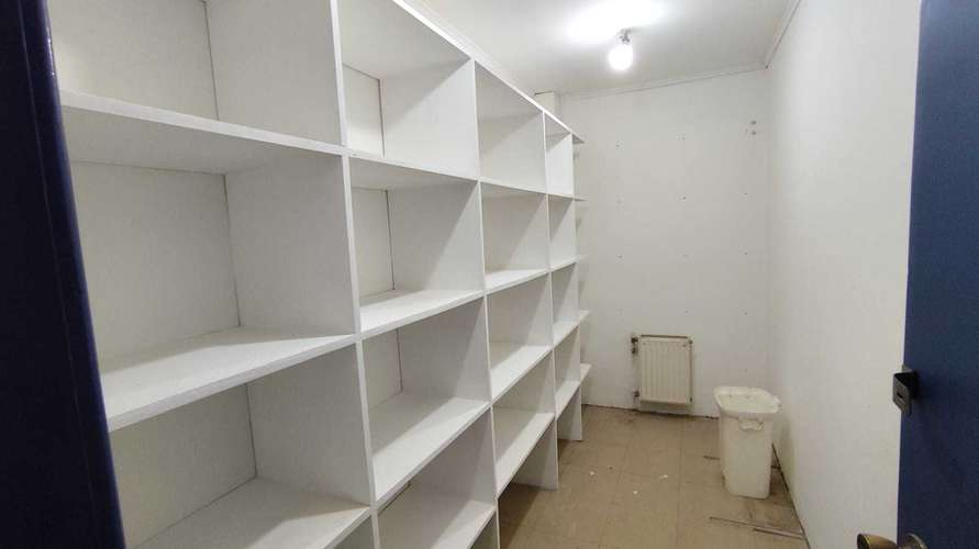 Arriendo amplia Bodega en terreno 4.300 m2 (188135)