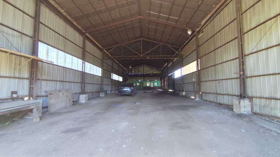 Arriendo amplia Bodega en terreno 4.300 m2 (188135)