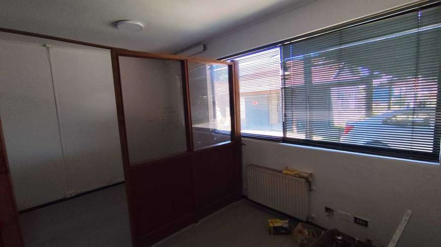 Arriendo amplia Bodega en terreno 4.300 m2 (188135)