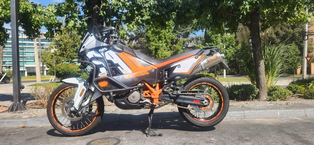 KTM 990 r, se vende por no usar