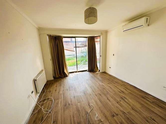 ARRIENDO CASA 4D 3BA DORMITORIO BEBE AYRES DE CHICUREO - Imagen 9