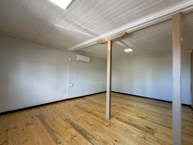 Amplia Casa Con Potencial Habitacional/comercial - Imagen 5