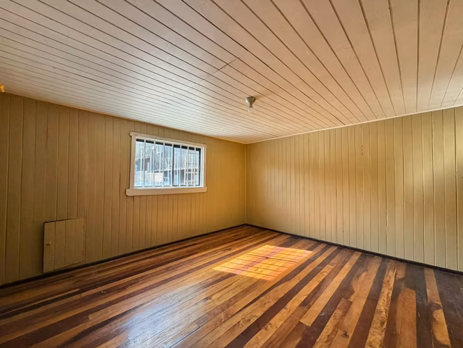 Amplia Casa Con Potencial Habitacional/comercial - Imagen 16