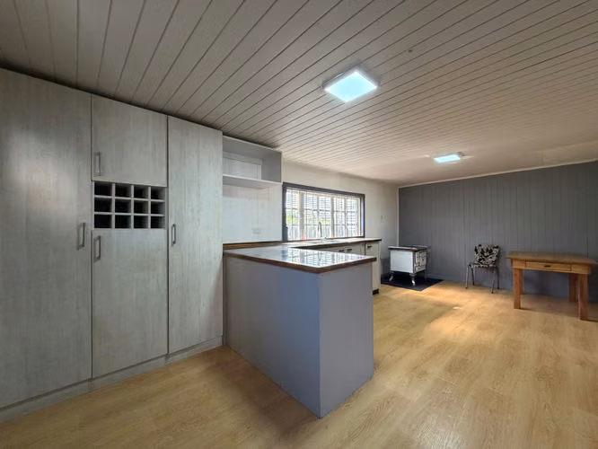 Amplia Casa Con Potencial Habitacional/comercial - Imagen 11