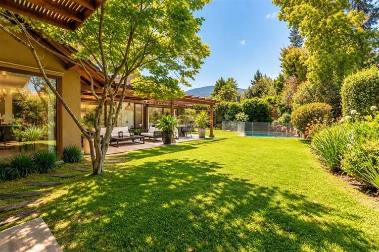 Casa en venta de 4 dorm. en Lo Barnechea