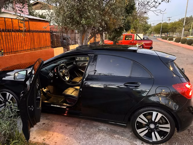 Mercedes Benz A200