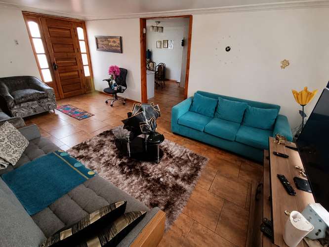 VIVE EN UNA AMPLIA CASA ESQUINA EN QUILICURA 4 DORMITORIOS