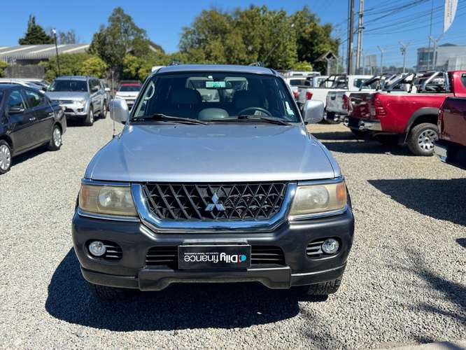 MITSUBISHI MONTERO 2004 - Imagen 2