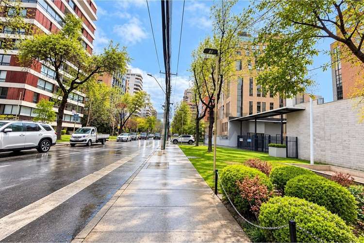 Exclusivo departamento amoblado en barrio el golf - Imagen 18