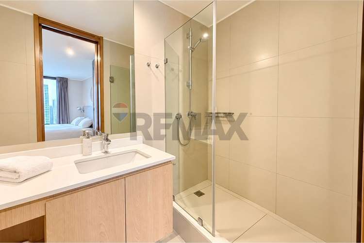 Exclusivo departamento amoblado en barrio el golf - Imagen 11