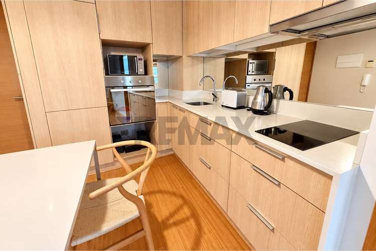 Exclusivo departamento amoblado en barrio el golf - Imagen 5