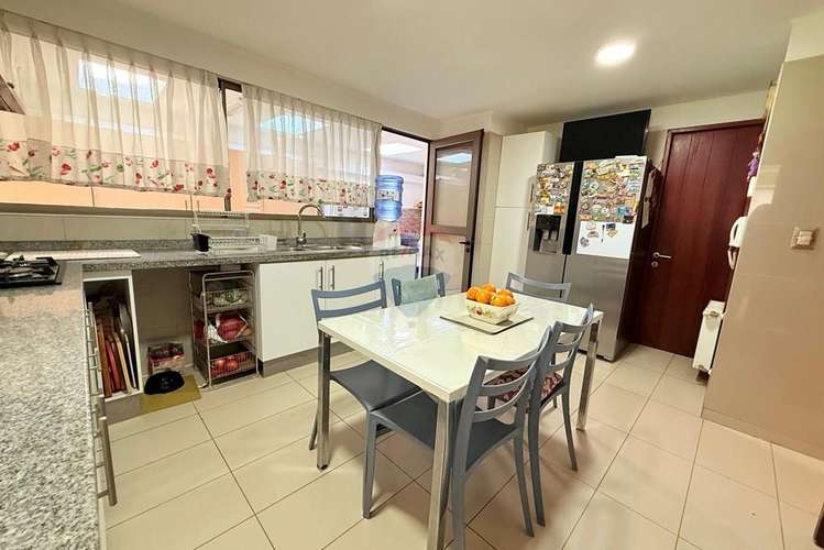 Espectacular casa esquina en condominio - Imagen 10