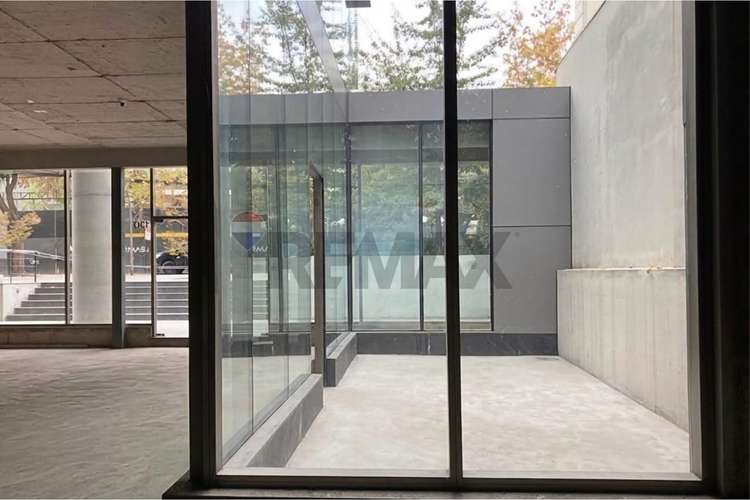 Local comercial 159 m2 con terrazas / los leones - Imagen 2