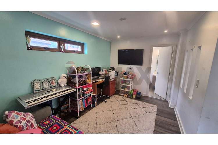 Casa moderna con 5d/4b/con gran quincho - Imagen 11