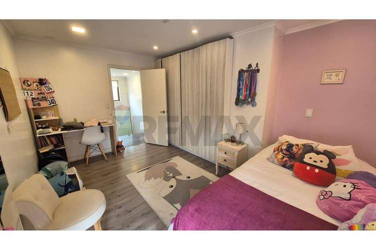 Casa moderna con 5d/4b/con gran quincho - Imagen 6