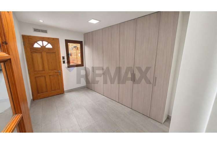 Casa moderna con 5d/4b/con gran quincho - Imagen 26