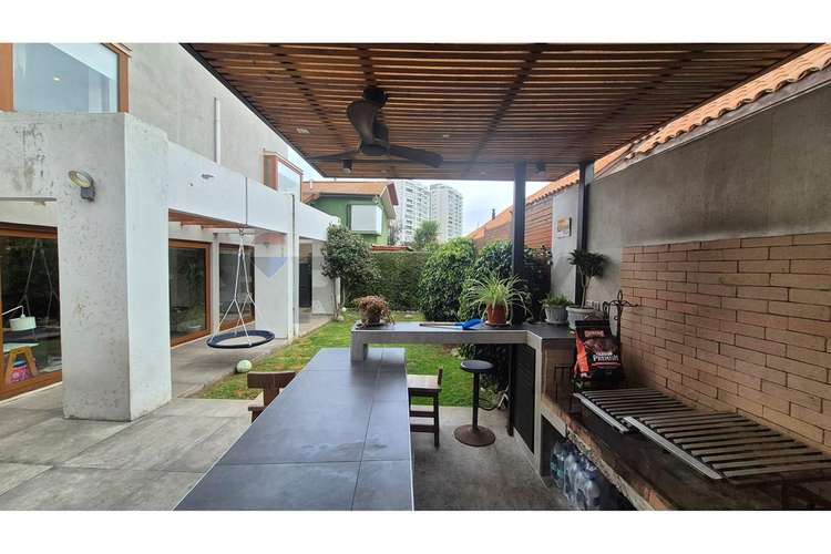 Casa moderna con 5d/4b/con gran quincho