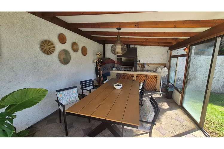 Gran casa 4d + servicio, piscina y quincho - Imagen 6