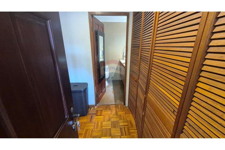 Gran casa 4d + servicio, piscina y quincho - Imagen 18