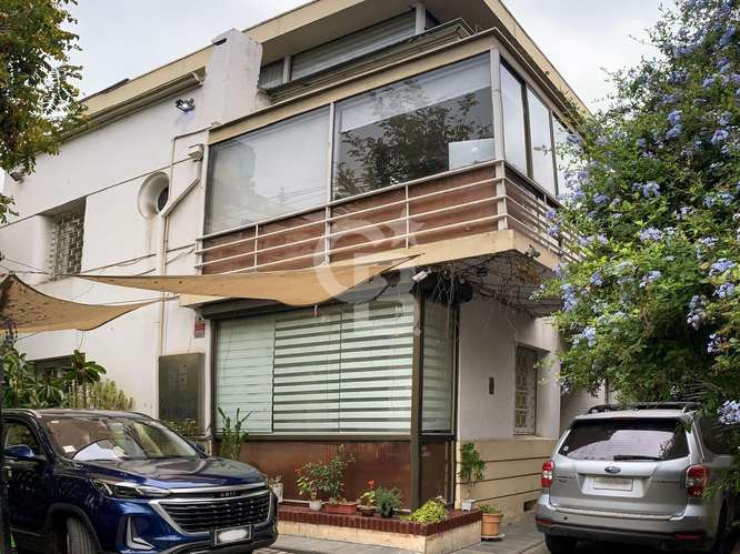 Venta Casa comercial con gran ubicación  Providencia. CBG