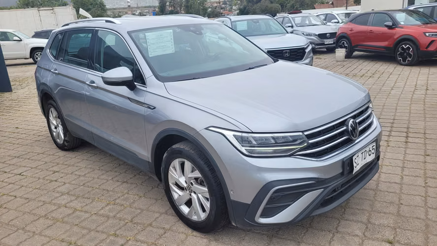 Volkswagen TIGUAN TSI 4X2 FULL AUT. 1.4 1.4 • 4x2 • Automática • 2023